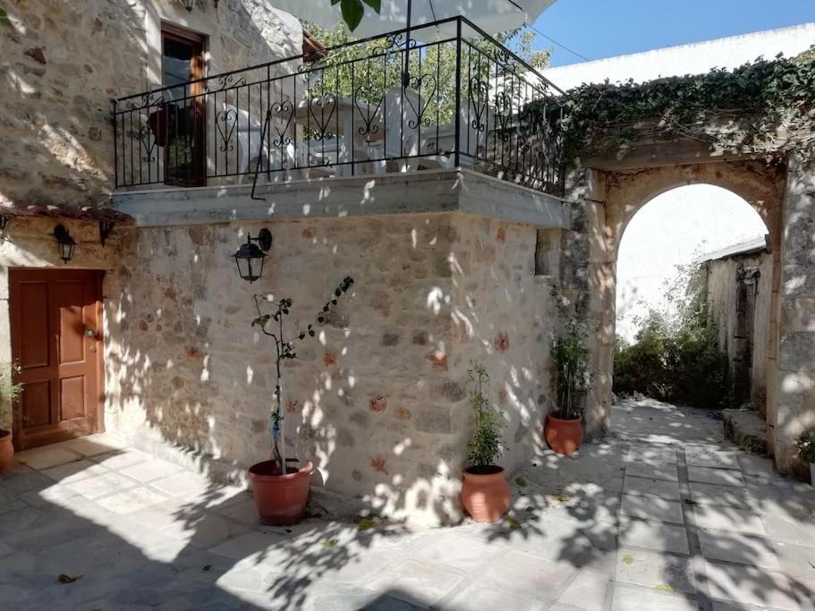 Villa Sofita With Tzakouzi Maroulás Exterior foto