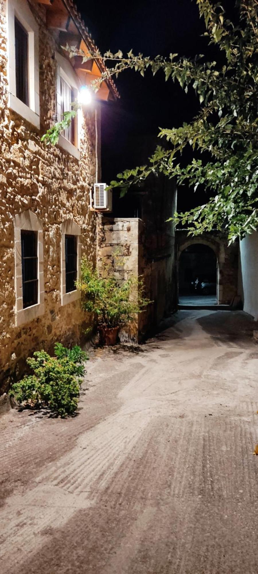 Villa Sofita With Tzakouzi Maroulás Exterior foto